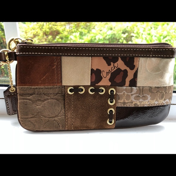Handbags - Coach wristlet